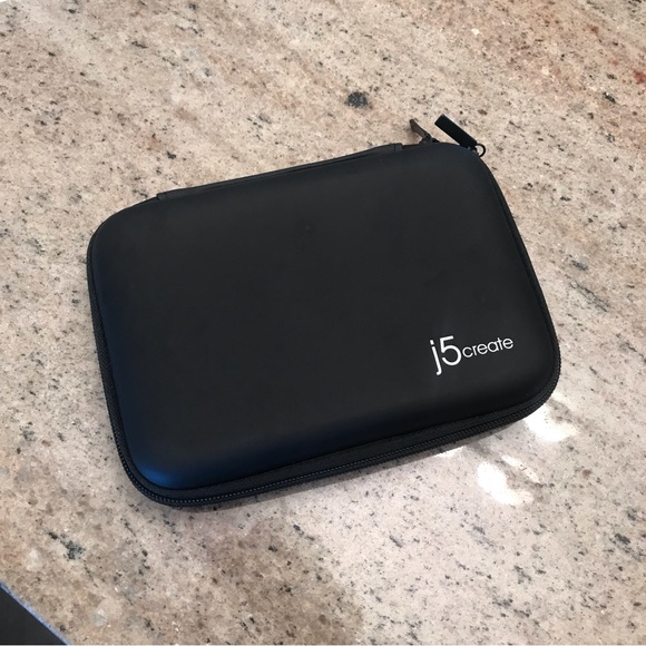 J5 Create USB-c docking hub with adapters - Picture 9 of 14